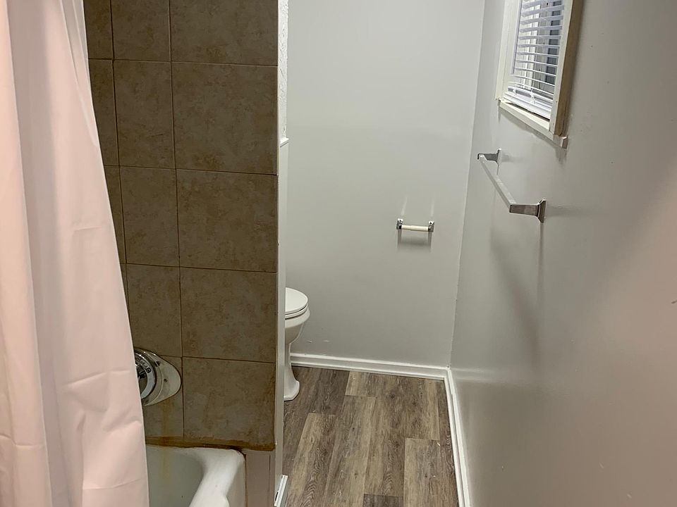 2nd image of 471 Norton St #1