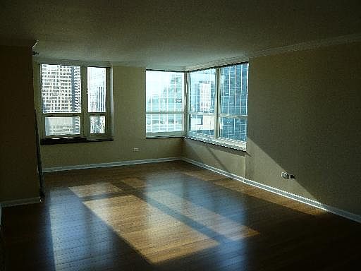 3rd image of 345 N La Salle Dr #3603