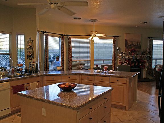 4th image of 4618 E Elmwood Cir