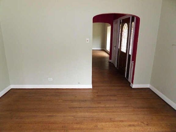 2nd image of 3120 Bryn Mawr Dr