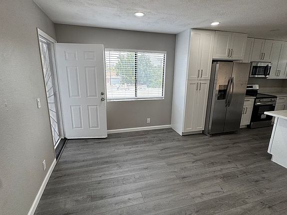 2nd image of 2636 Highland Ave APT 3