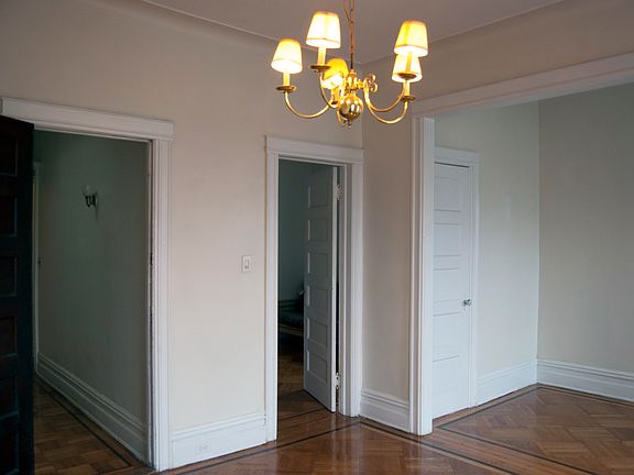 5th image of 314 E 32nd St