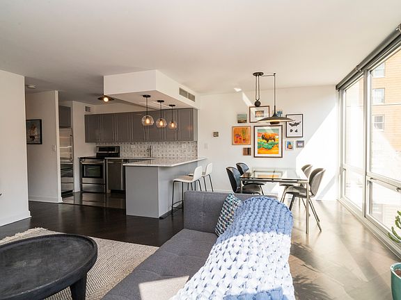 4th image of 21 W Goethe St APT 5G