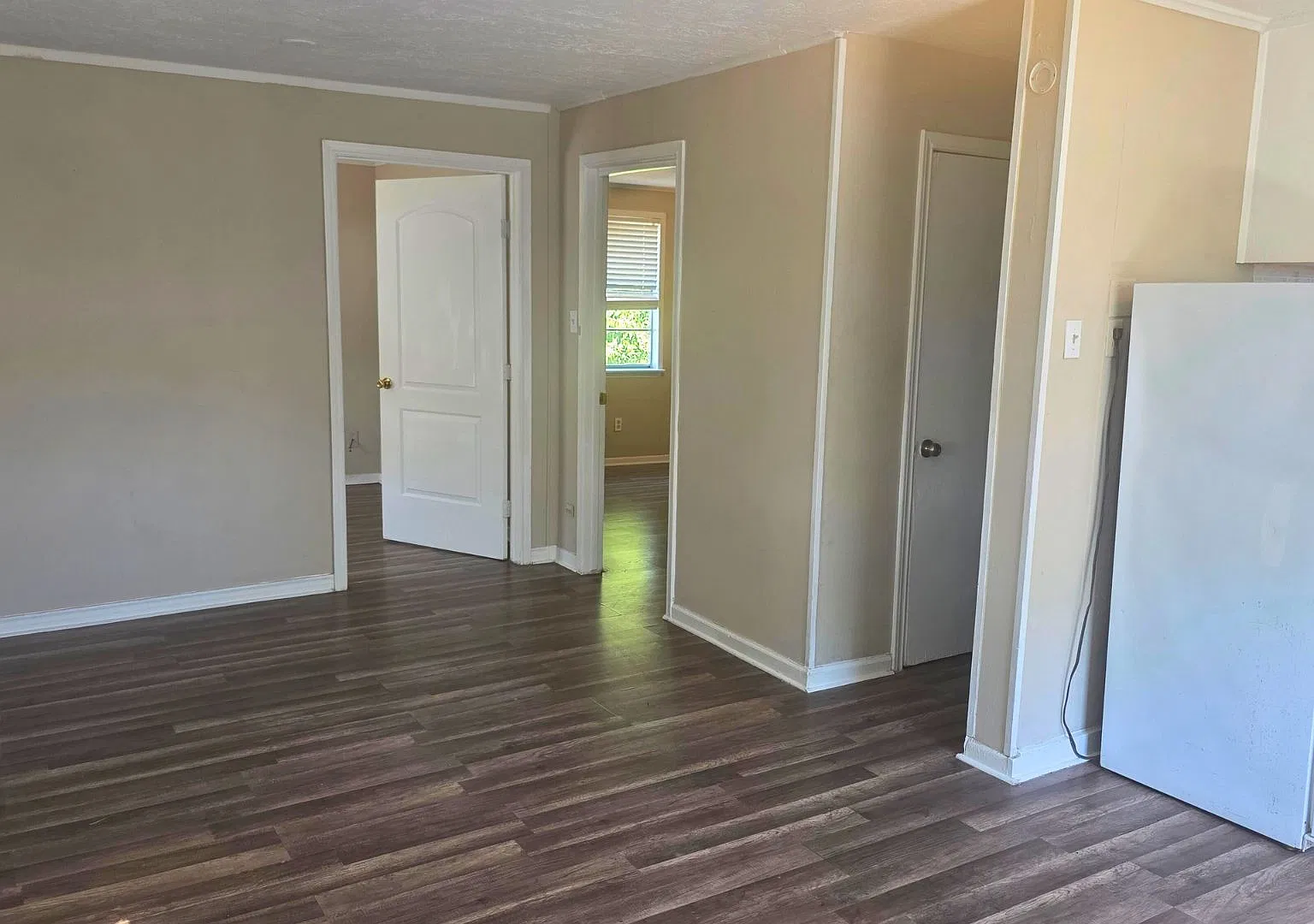 2 bed, 1000 sqft, $1,295 — Photo 3