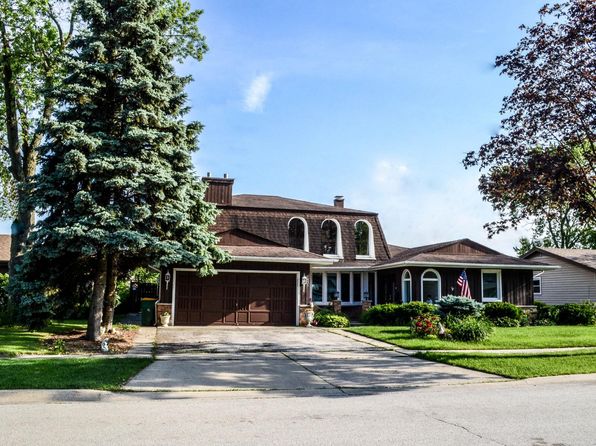 451 Walnut Ln