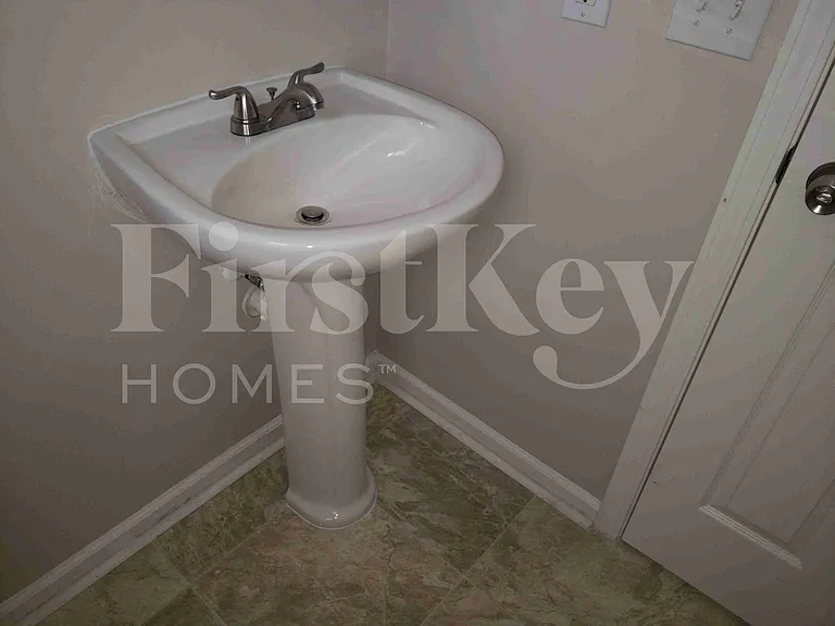 3760 Thornaby Cir — Photo 14
