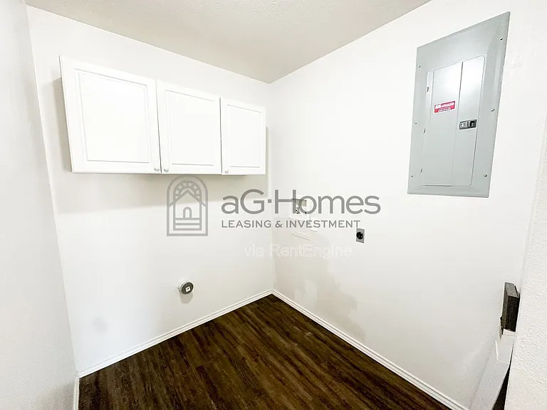 5617 N Donald Ave — Photo 12