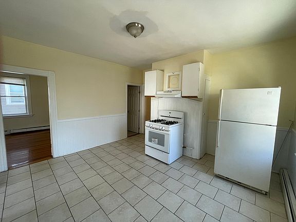 5th image of 35 Berkley St Floor 2