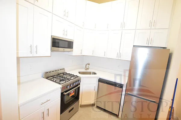 Rented by City Stop Realty | media 18