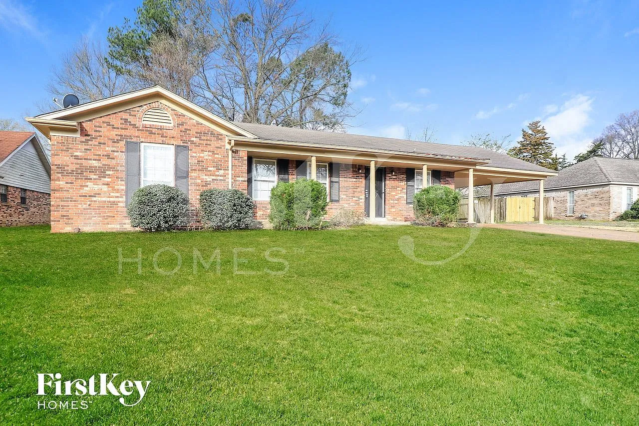 3 bed, 2.0 bath, 1651 sqft, $1,440 — Photo 2