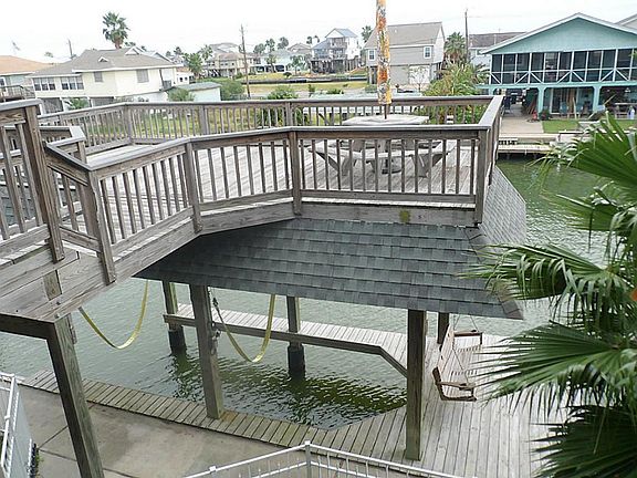 3rd image of 418 Ling St