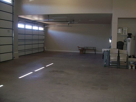 3rd image of 2463 Clarke Dr