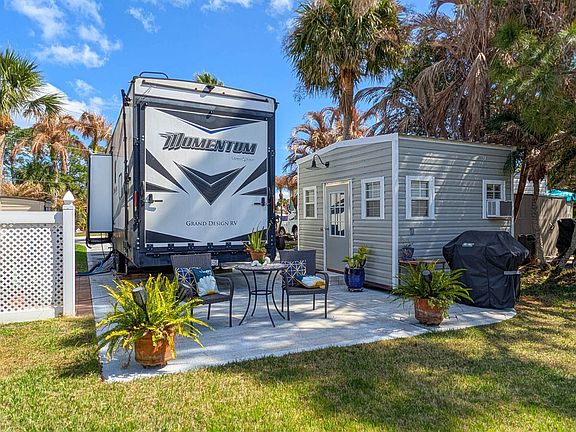 2nd image of 174 Plantation Dr