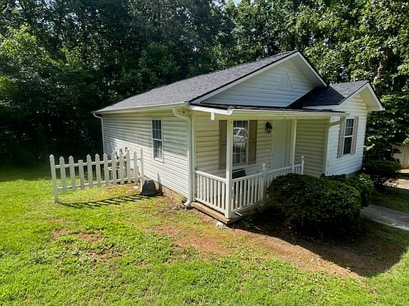 2nd image of 108 Willow Creek Ln