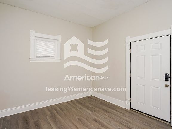 1084098_005_living_room_12710880.jpg