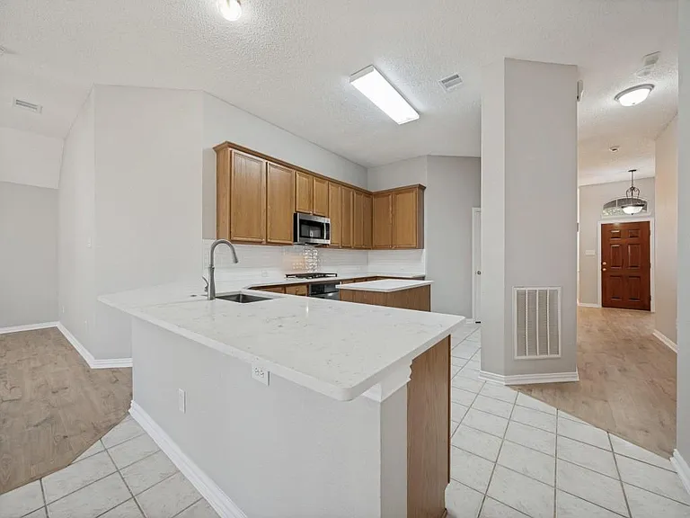 1645 Angel Falls Dr — Photo 10
