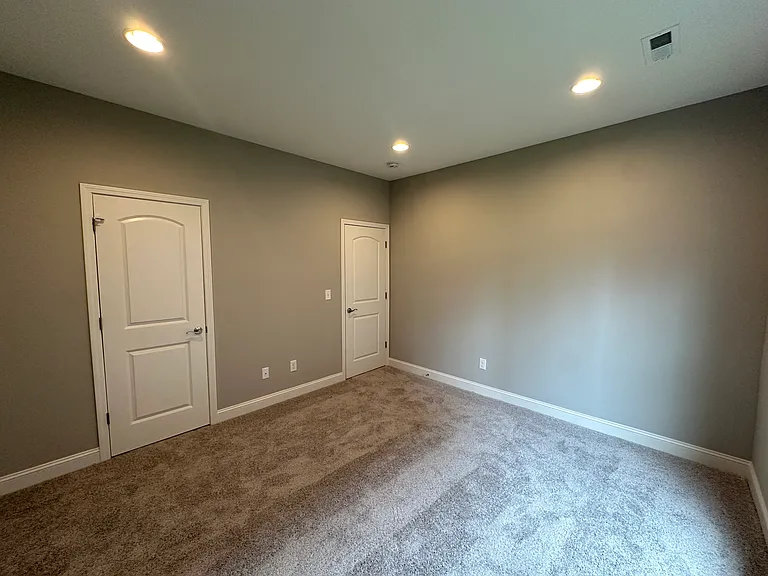 9538 Snowy Cliff Ln — Photo 12