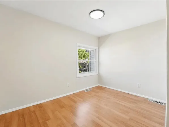 12 Saddlewood Court image 17 of 24