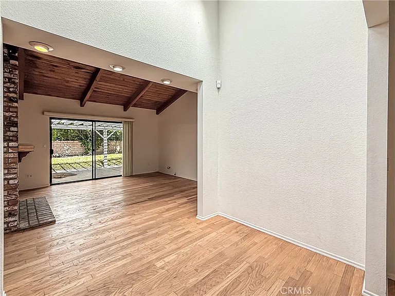 9201 Paso Robles Ave — Photo 10