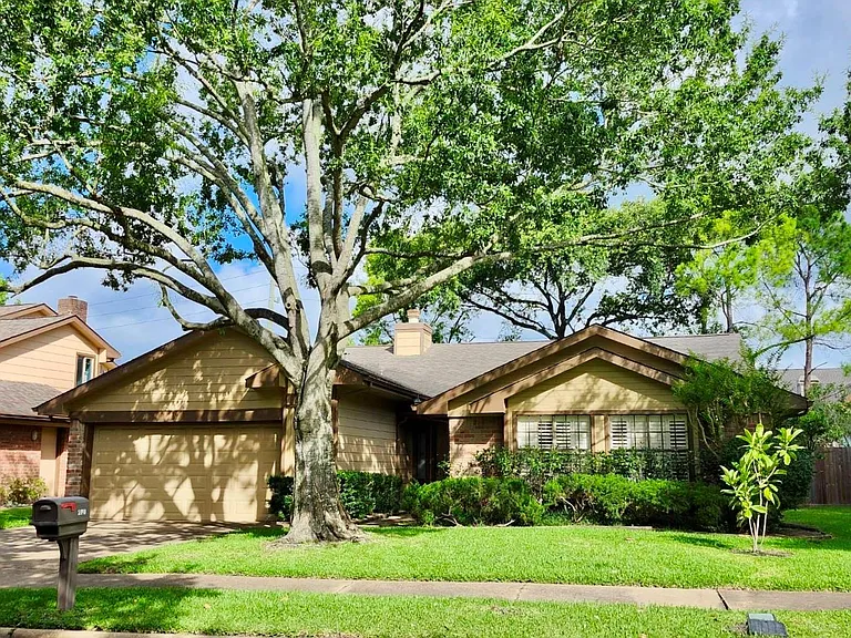 2118 Hickory Lawn Dr — Photo 16