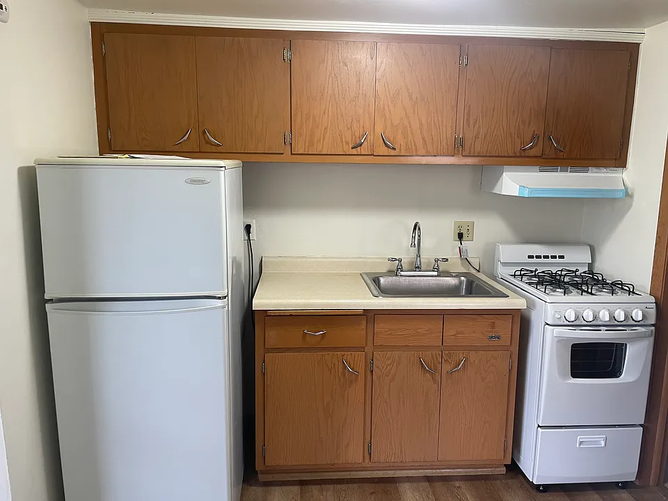 3913 S Packard Ave #15