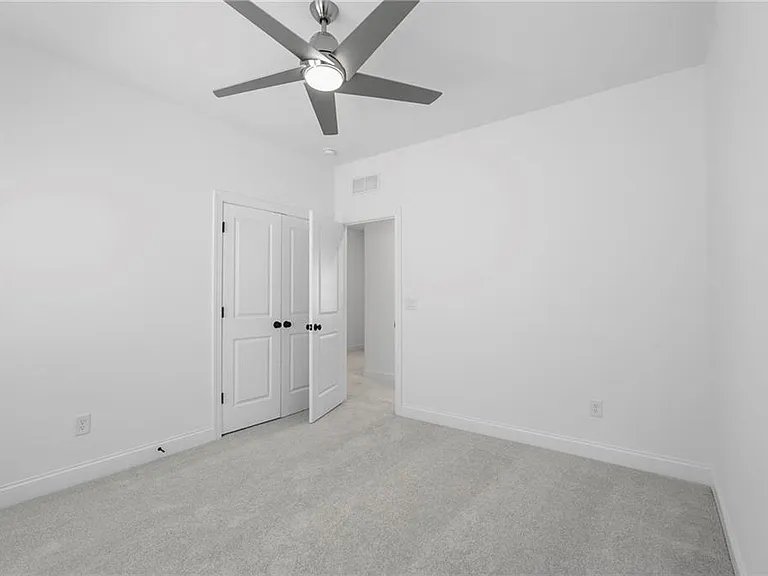 1042 Winding Branch Dr — Photo 33