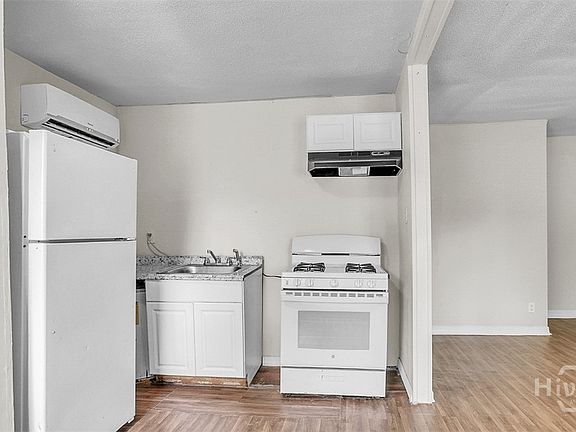 5th image of 1013 Carroll St
