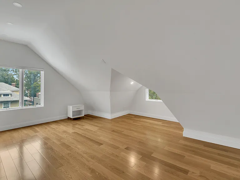 185 82nd St #TOWNHOUSE — Photo 11