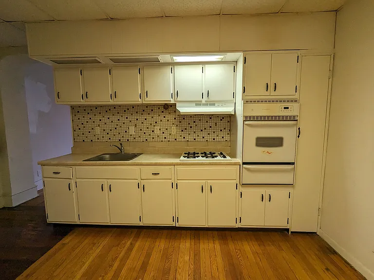 4520-spruce-st-1f-5