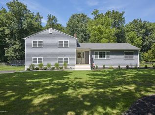 42 Hawthorne Rd, Middletown, NJ 07748