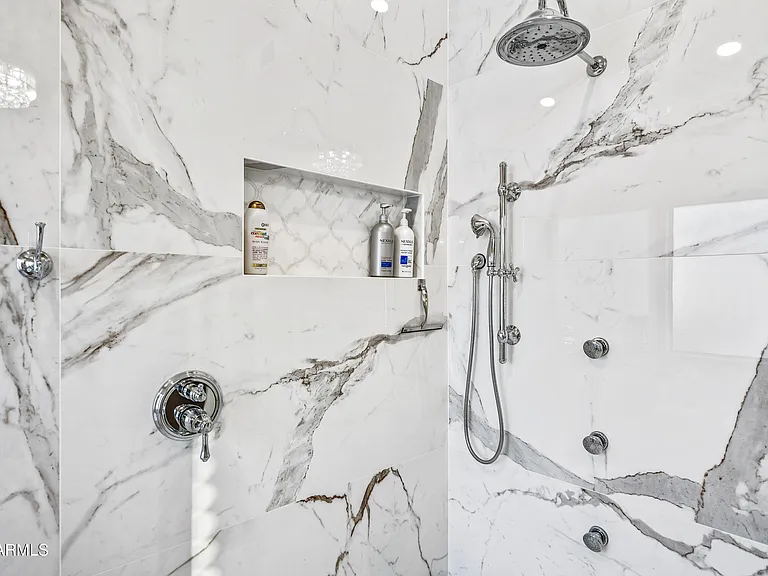 1817 E Willow Tree Ct — Photo 72