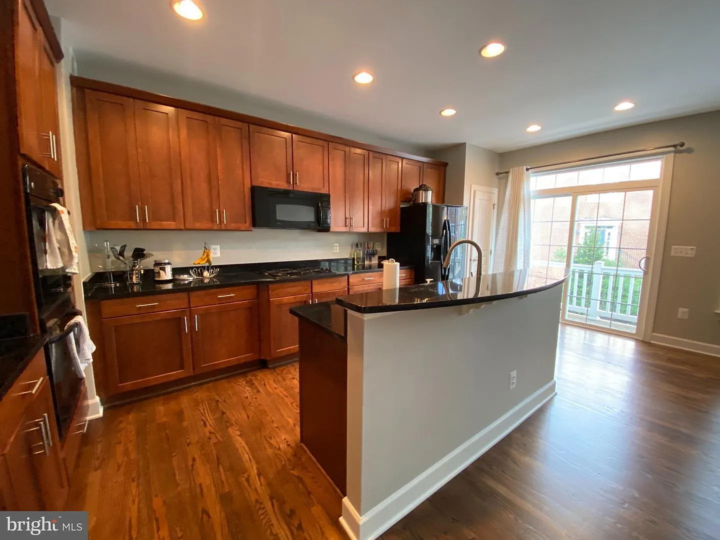 3 bed, 3.5 bath, $3,600 — Photo 4