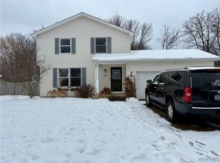 134 Holiday Ln, Hamburg, NY 14075