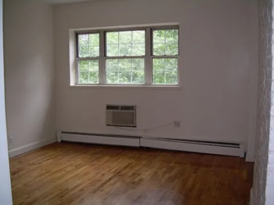 Rented by City Connections Realty | media 32