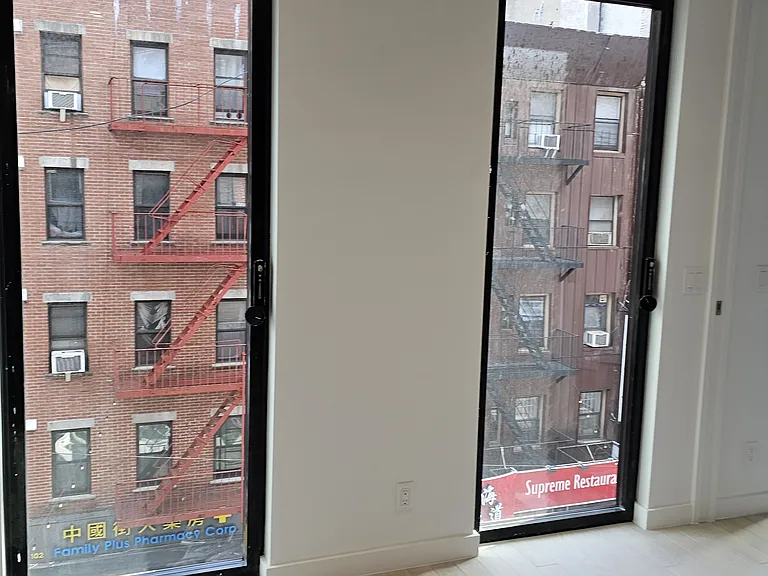 107 Mott St #4F — Photo 10