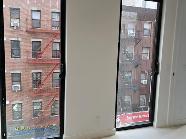 107 Mott Street image 9 of 11