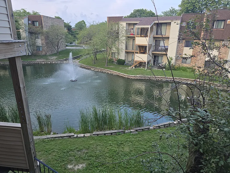 170 Waters Edge Dr #202 — Photo 1