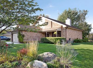 65 W Peiffer Ave, Lemont, IL 60439