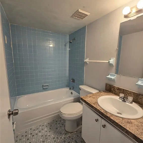 1830 Maravilla Ave #804 — Photo 21