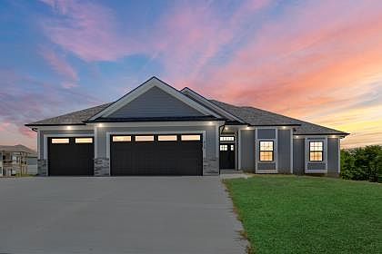 1st image of 608 Blackhawke Dr