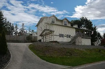 26198 Tuckerman Ave NE photo 1
