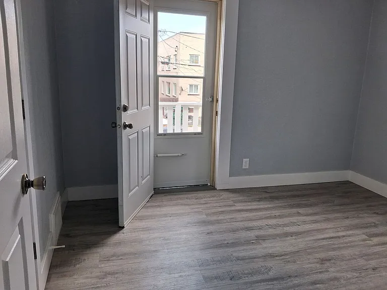 4346 N 28th St — Photo 10