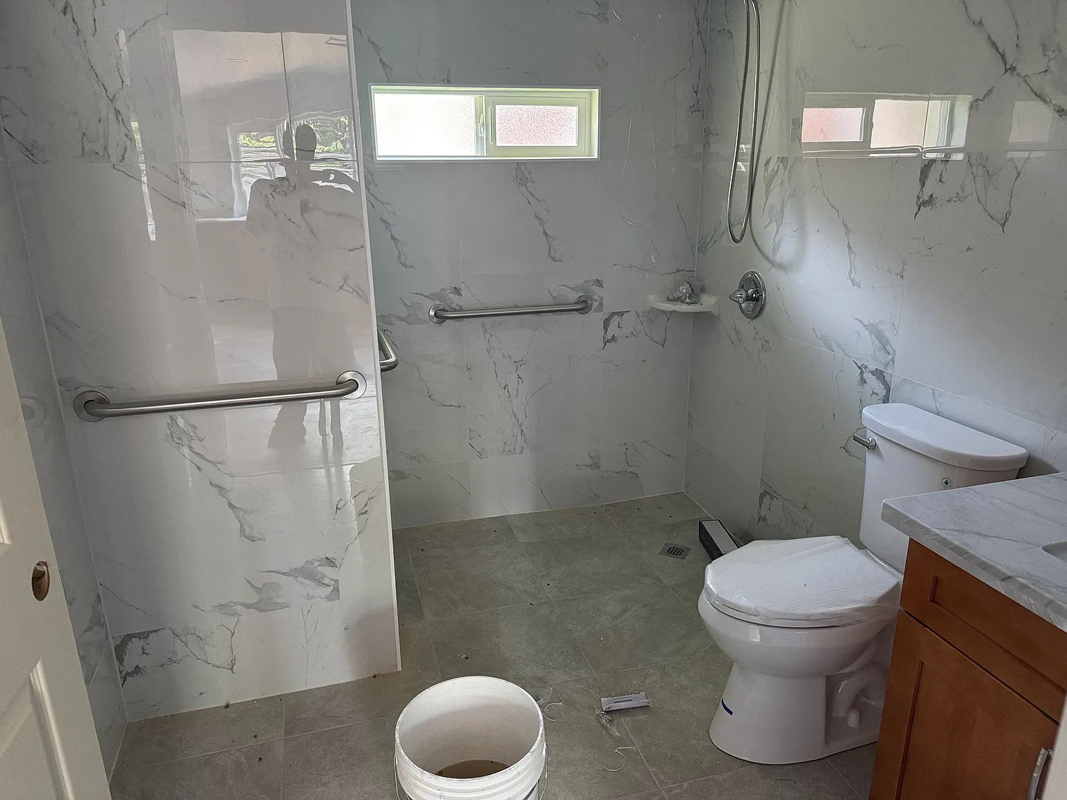 6 bed, 2279 sqft, $1,500 — Photo 2