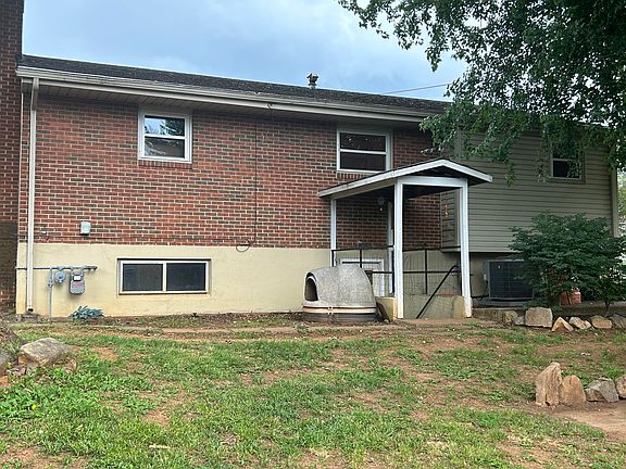 4th image of 325 Orlando Ave