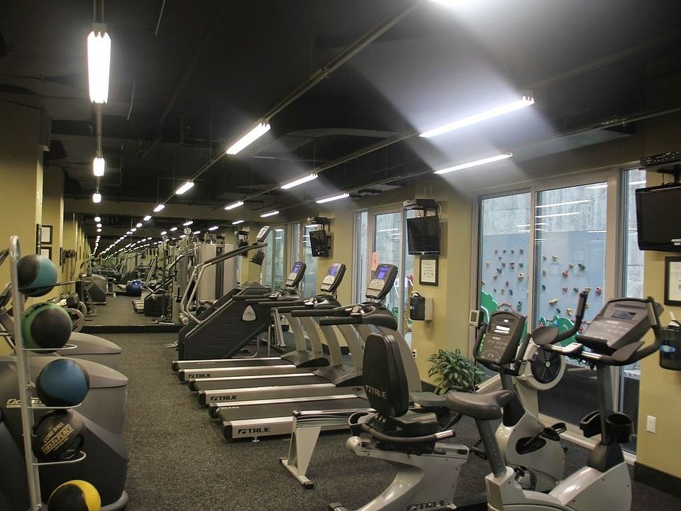 2nd image of 110 3rd Ave Penthouse B