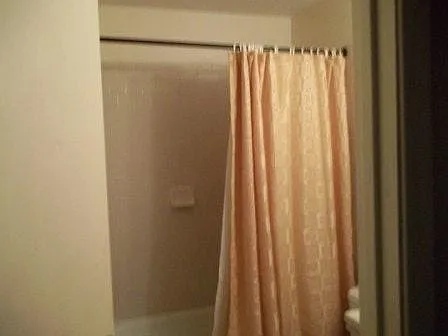 2404 Chelwood Park Blvd NE — Photo 8