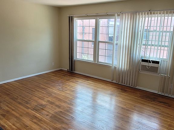 2nd image of 1623 S Sycamore Ave APT 4