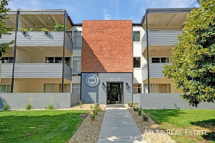 1009 13th Avenue — Photo 3
