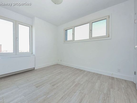 2nd image of 118-20 Ocean Promenade #Ph 1c