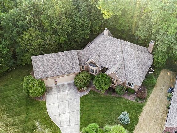 3rd image of 219 Winterhaven Dr